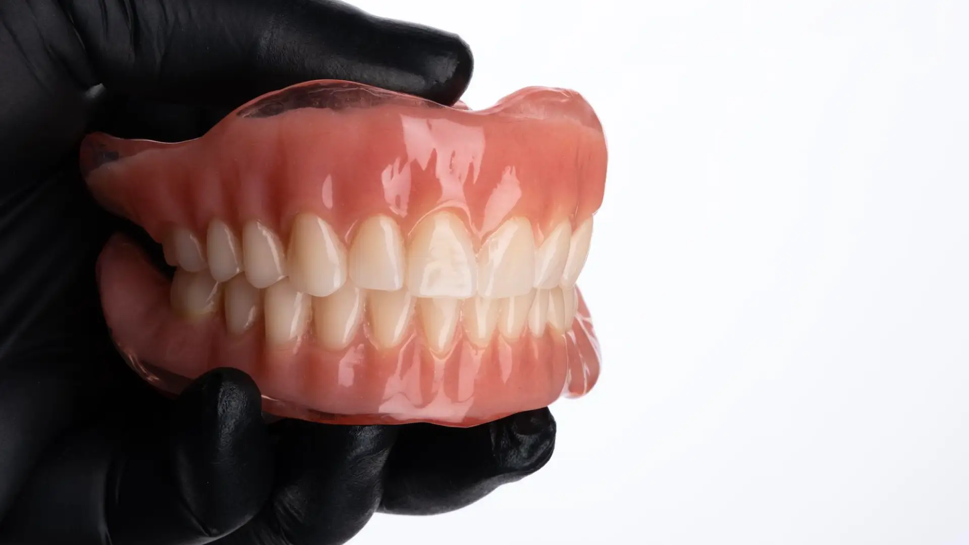 Dentures-Types-Costs-and-What-to-Expect-While-Adjusting-to-a-New-Set